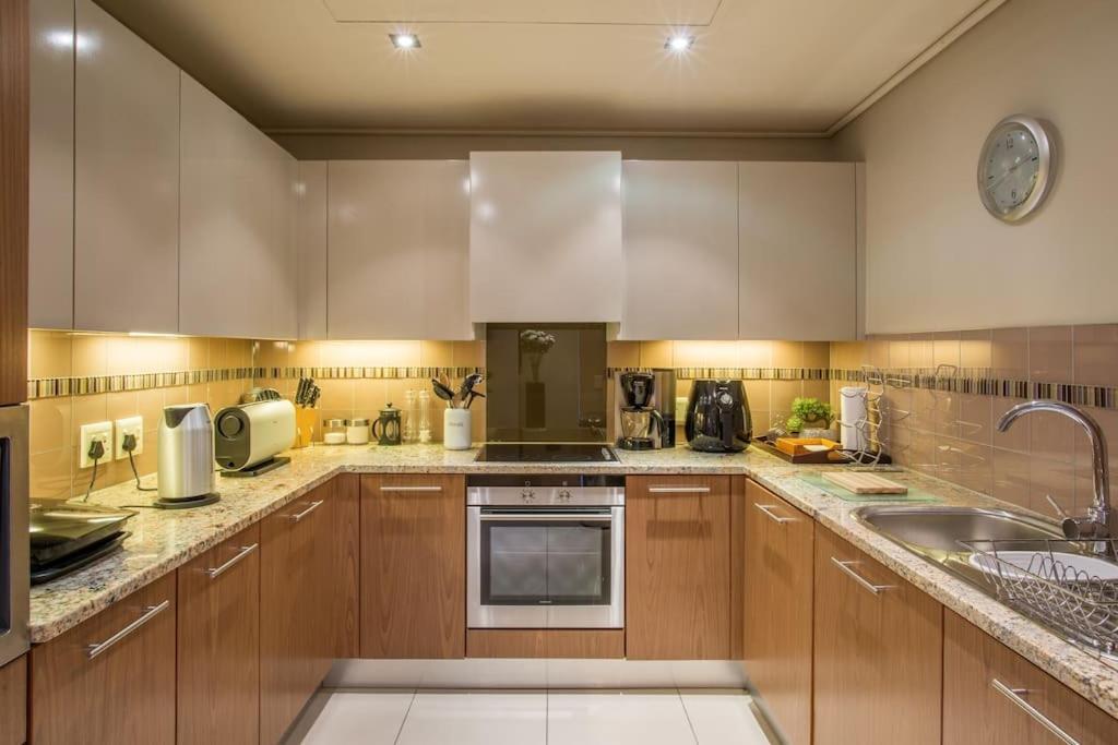 Cape Royale By Mcstay Cape Town Exterior photo