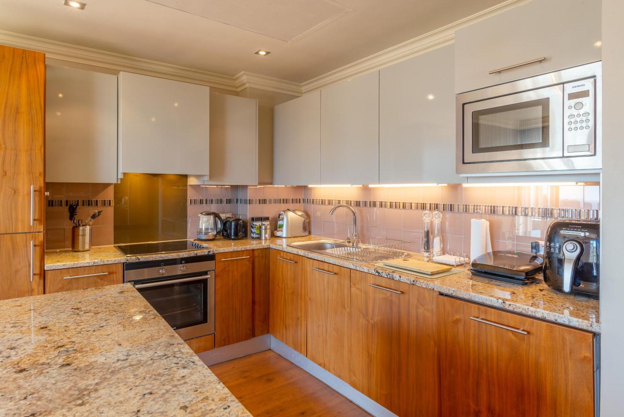 Cape Royale By Mcstay Cape Town Exterior photo